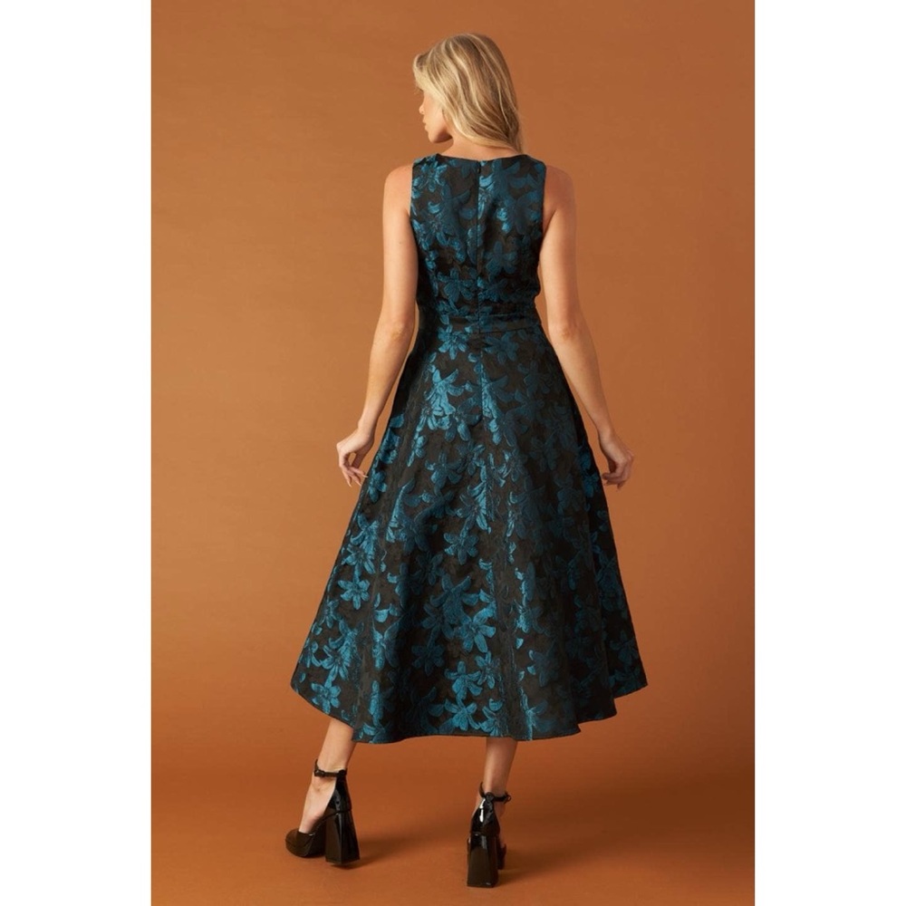 Textured Woven Midi Dress - Picture 3 of 6